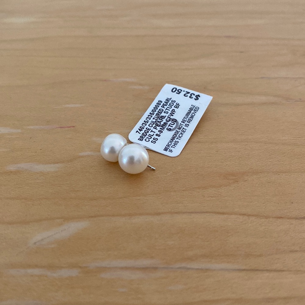 Pearl earrings